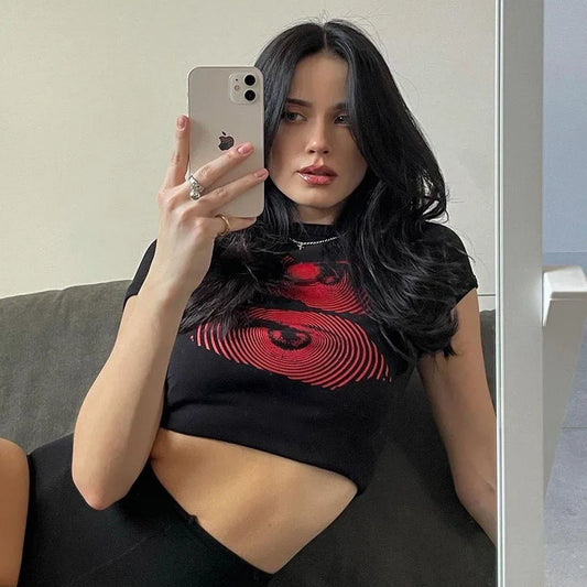 忠実な目Tシャツ